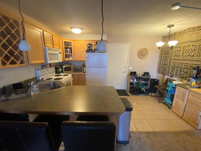 Building Photo - Great Barrington Condo