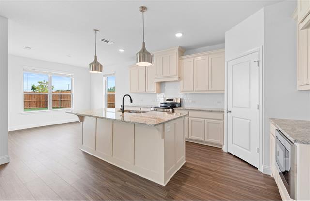 Building Photo - 2405 Peebles Ln