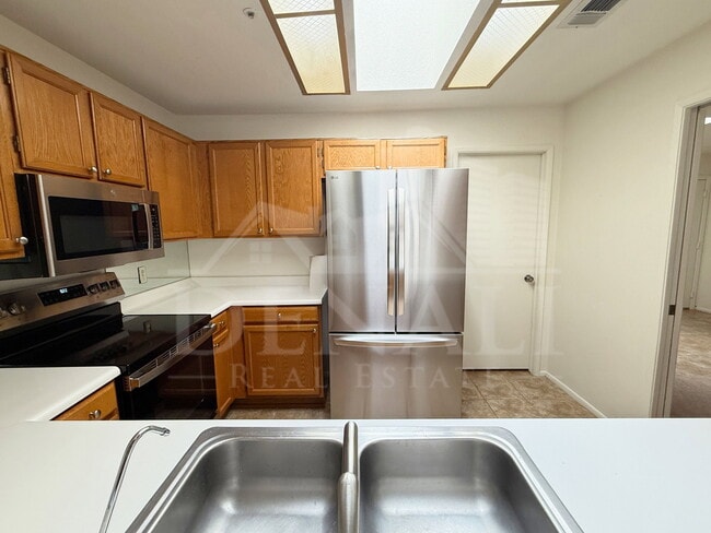 Building Photo - 11766 E Becker Ln