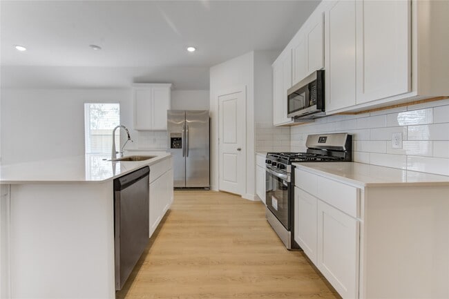 Building Photo - 9047 Rose Water Trl