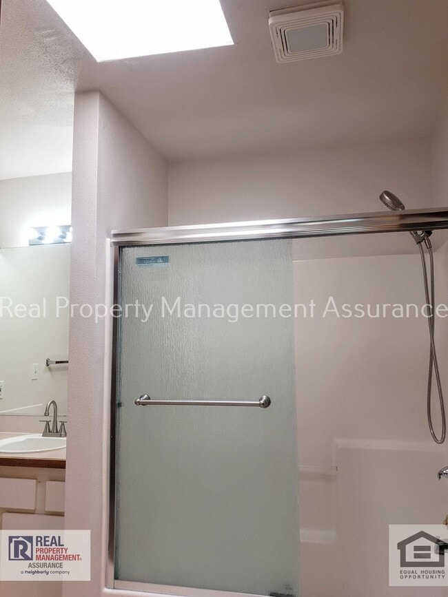 Building Photo - 470 SW 150th Ave