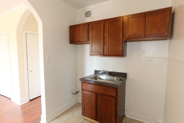 Building Photo - 4834 N Damen Ave