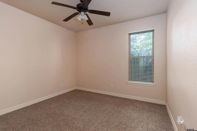 Building Photo - 3009 Santa Elena Dr