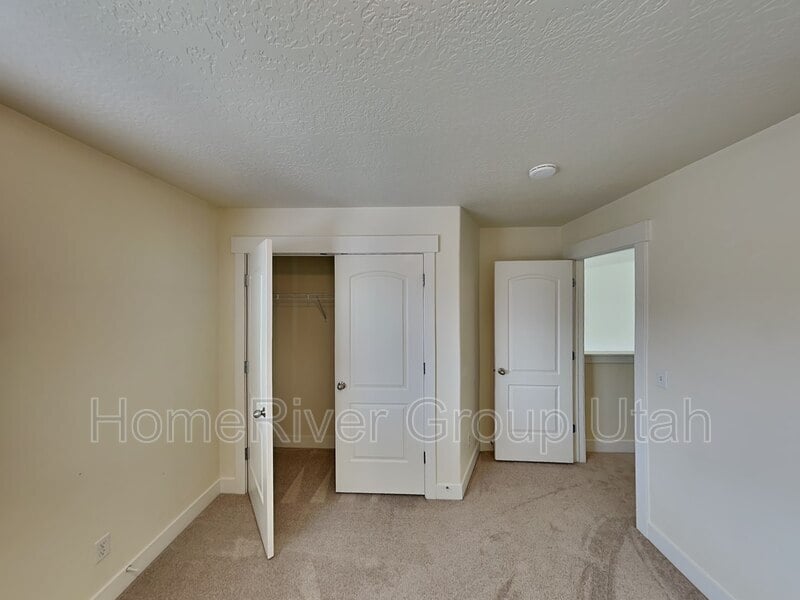 Building Photo - 708 S 80 E
