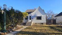 Building Photo - Charming mid century home in Nampa