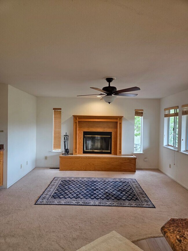 Building Photo - Discover Your Dream Home
