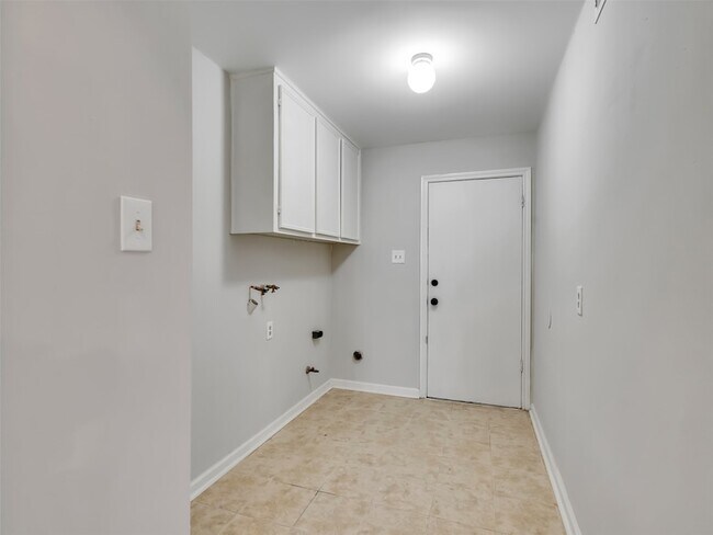 Building Photo - 14134 Cleobrook Dr