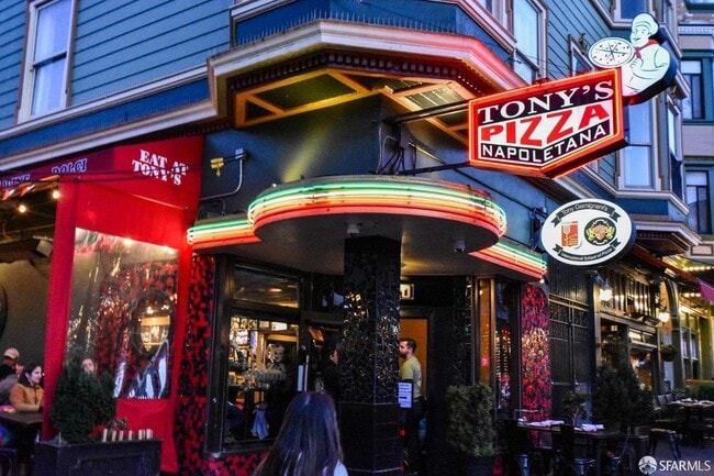 Building Photo - 5 Montague Pl