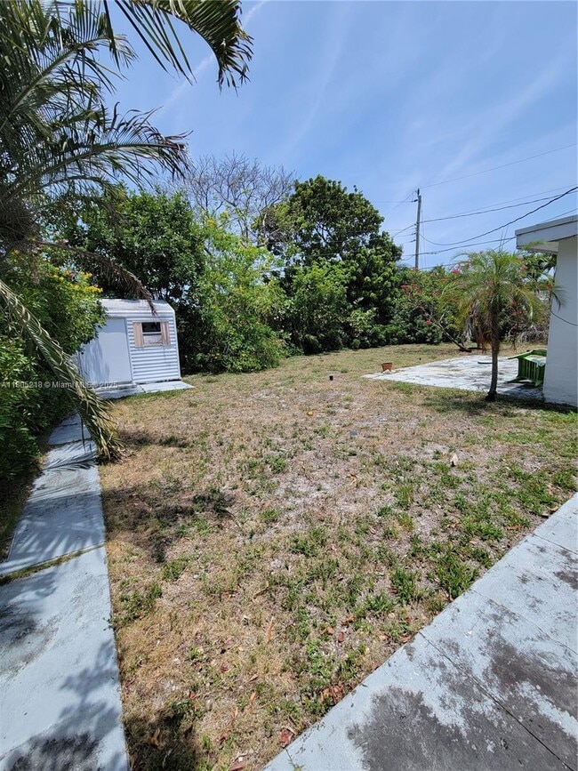 Building Photo - 485 NE 34th St