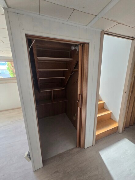 Building Photo - 3010 W Weile Ave
