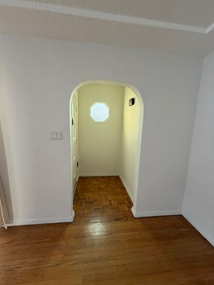 Building Photo - 11021 S Hoover St