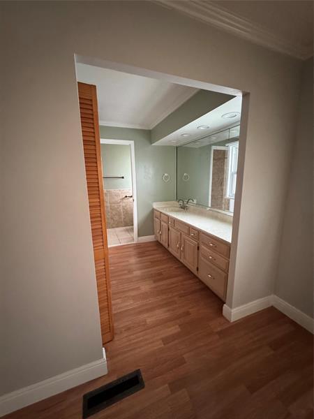 Building Photo - 1921 SW 83rd Ave