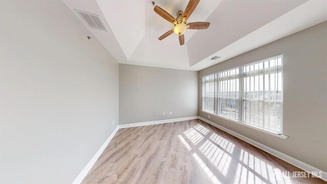 Building Photo - 6403 Fernandez Ct