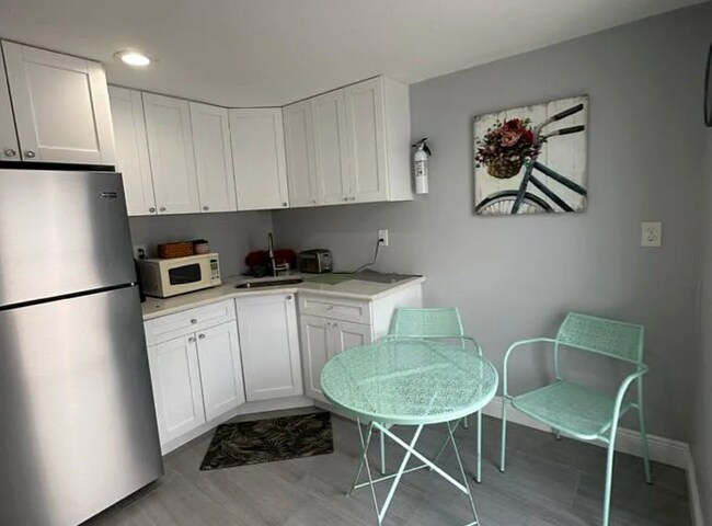 Building Photo - Stadium Studio/  Efficiency