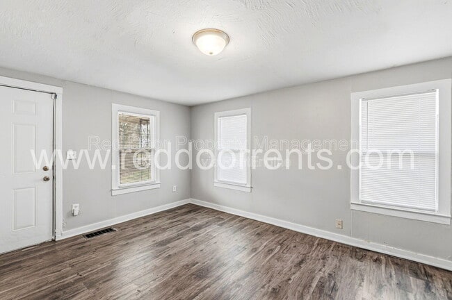 Building Photo - 4320 E 30th St
