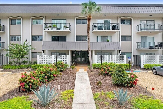 Primary Photo - 4611 W Fig St