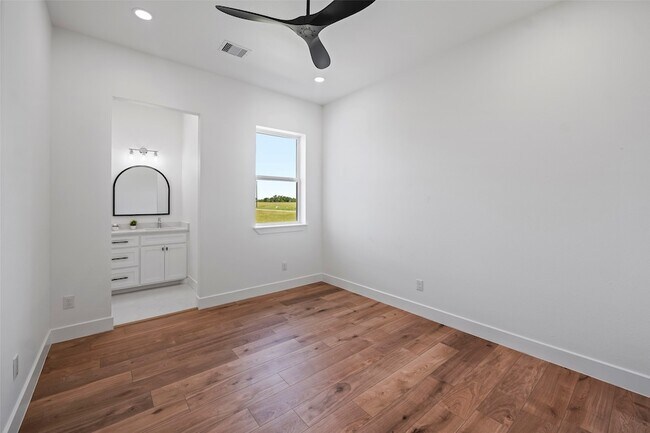 Building Photo - 413 Chuckwagon Trail