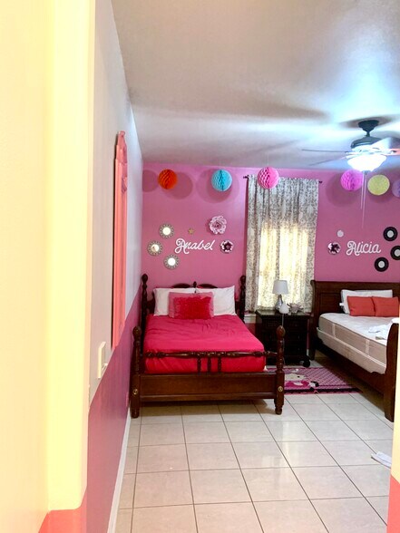 Building Photo - 2602 Deer Trl