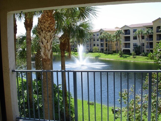 Building Photo - 200 Uno Lago Dr
