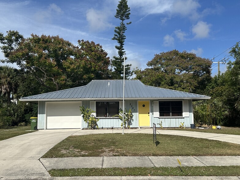 Building Photo - 2387 Datura St