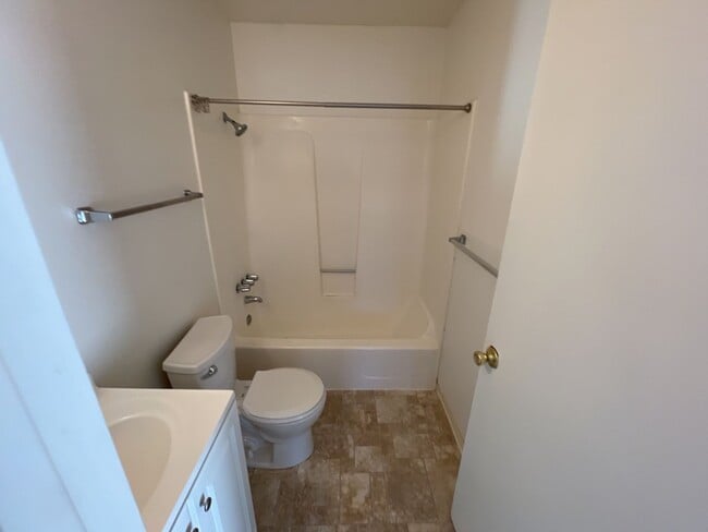 Building Photo - (OTM) 520-550 Summer [PRM: Marlene] (4)