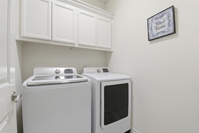 Building Photo - 7932 Stoneyway Dr