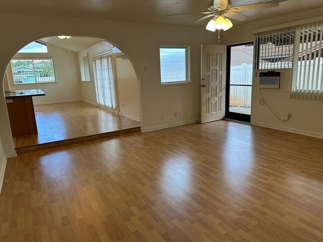 Building Photo - Spacious, 4 bedroom 2 bath single family home in Mililani located on a cul de sac.