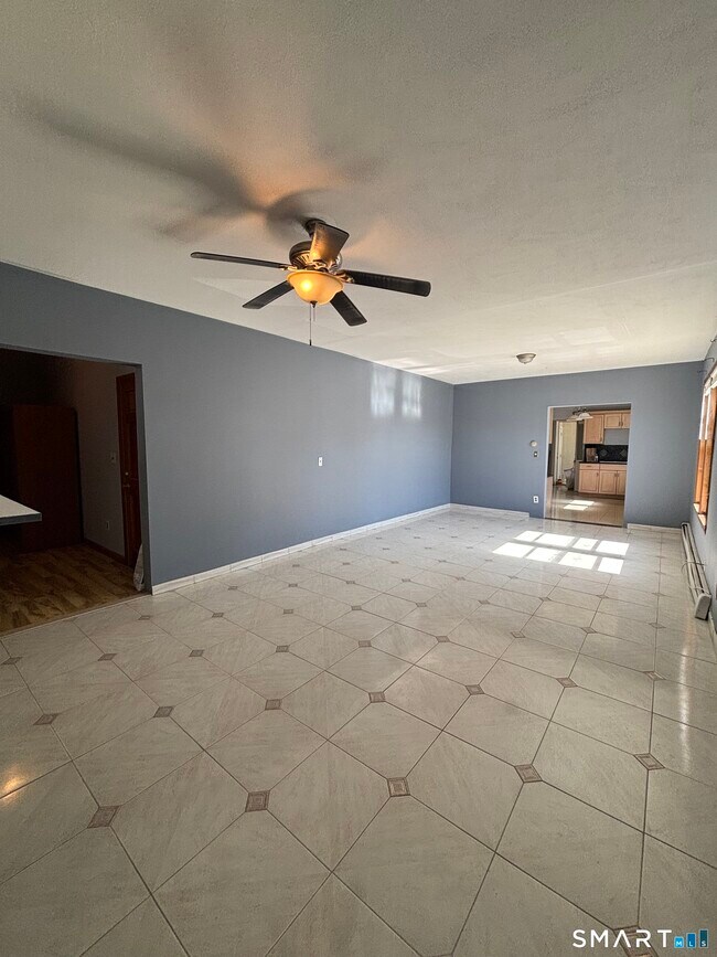 Building Photo - 552 Franklin Ave