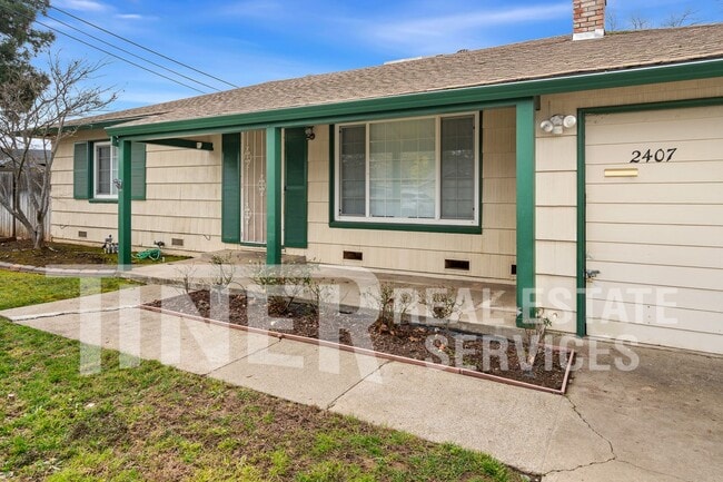 Building Photo - 2407 Sandringham Rd