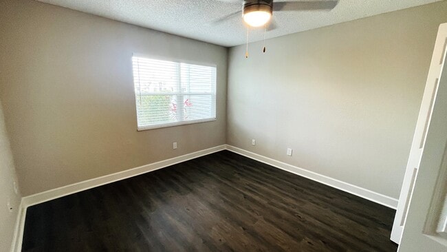 Building Photo - 2536 Woodgate Blvd