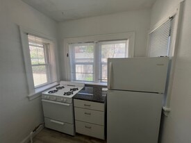 Building Photo - 4443 Pershing Ave