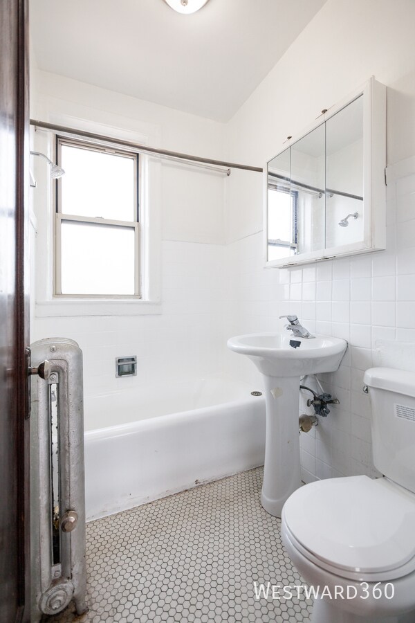 Building Photo - 3537 N Troy St