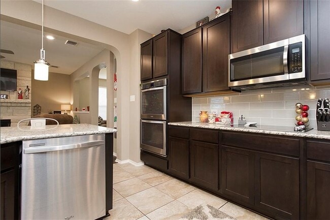 Building Photo - 105 Golden Bear Dr