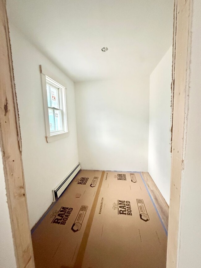 Building Photo - Brand New 3 Bedroom Townhouse for Rent