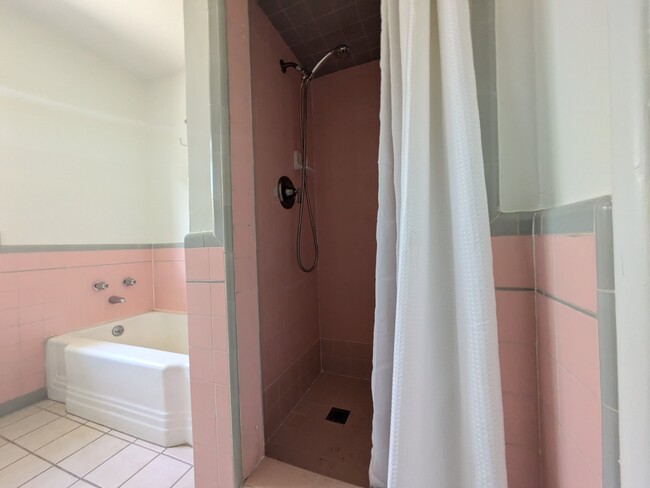 Separate bath and shower space - 6556 San Vicente Blvd