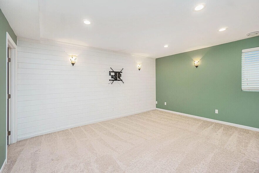 Building Photo - 5751 Attleberry Ave