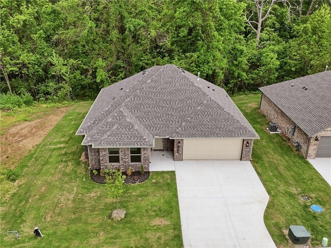 Building Photo - 1315 Valley Dr
