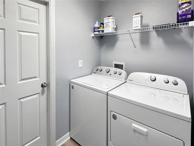 Building Photo - 314 Tanager St