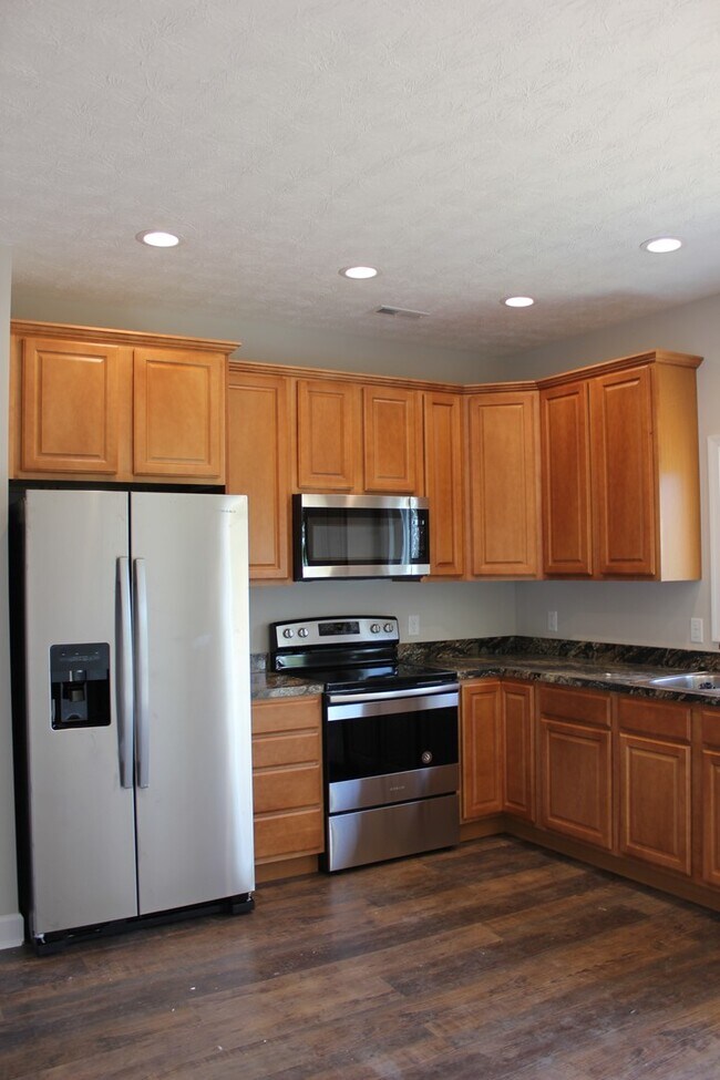 Building Photo - 163 Cedar Point Ln