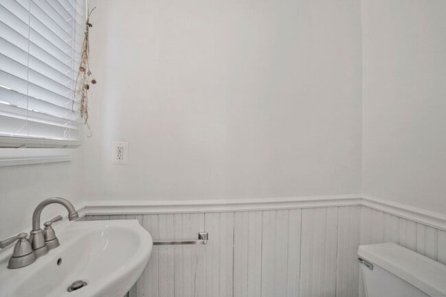 Building Photo - 5309 14th St NW