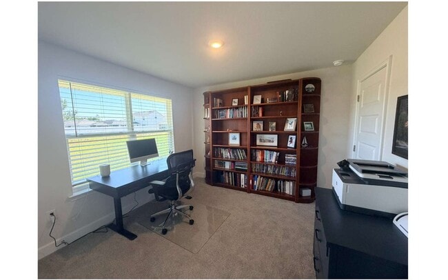 Building Photo - 297 SW Silverpalm Dr