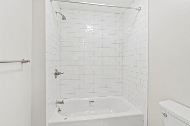 Building Photo - 462 Dubuque St