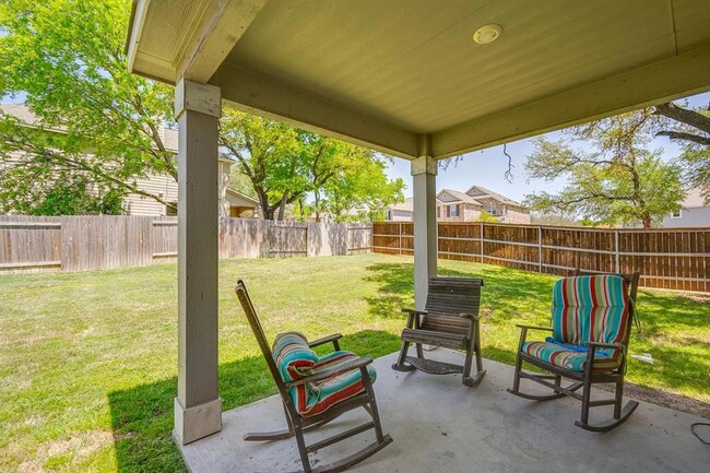 Building Photo - 808 Sandhill Branch Dr