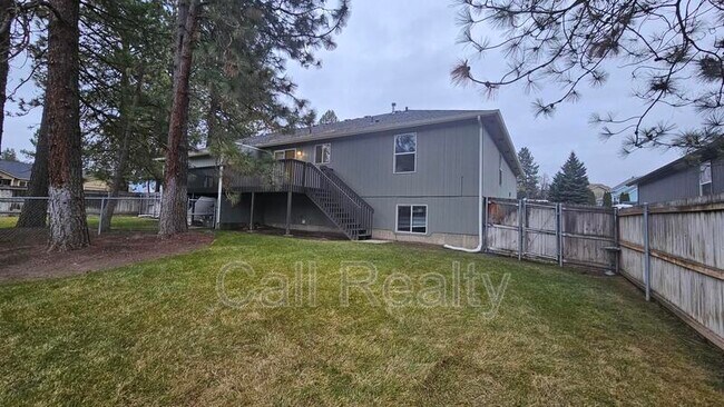 Building Photo - 1217 E Chantel Dr