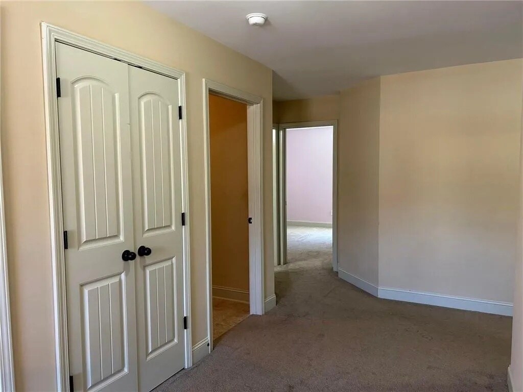 Building Photo - 698 Channel Ln