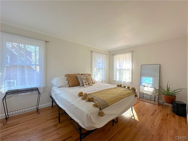 Building Photo - 4055 Bristol Rd