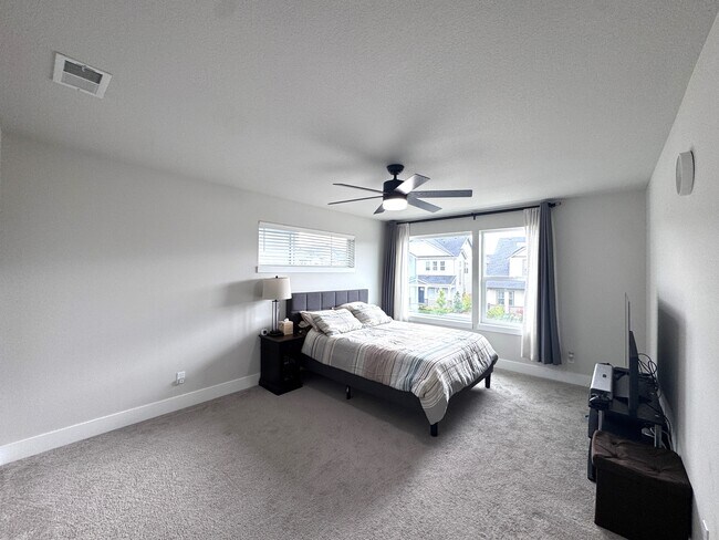Building Photo - 4078 SE 70th Ave
