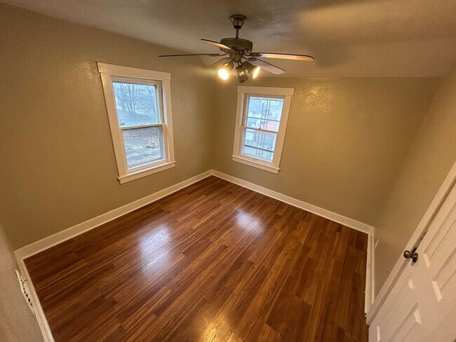 Building Photo - Charming 3-bed, 1-bathroom house located in North End Toledo, OH.