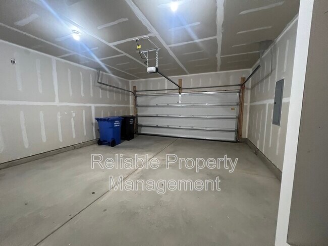 Building Photo - 651 Roy Adams Rd