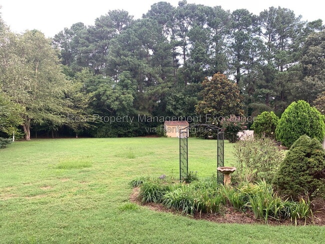 Building Photo - 1005 Hadley Meadows Dr